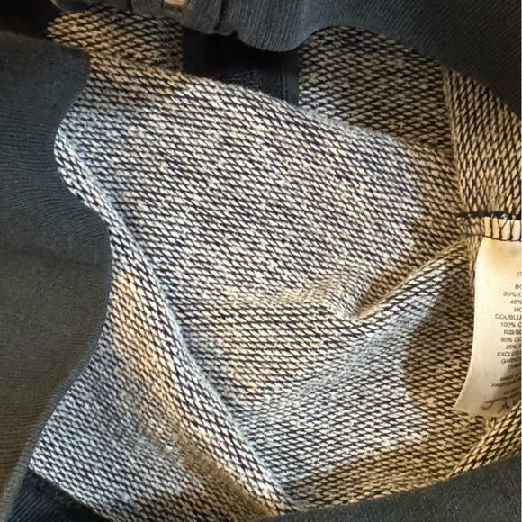 Roots Kids Gray Hoodie

#1214 - Picture 9 of 9